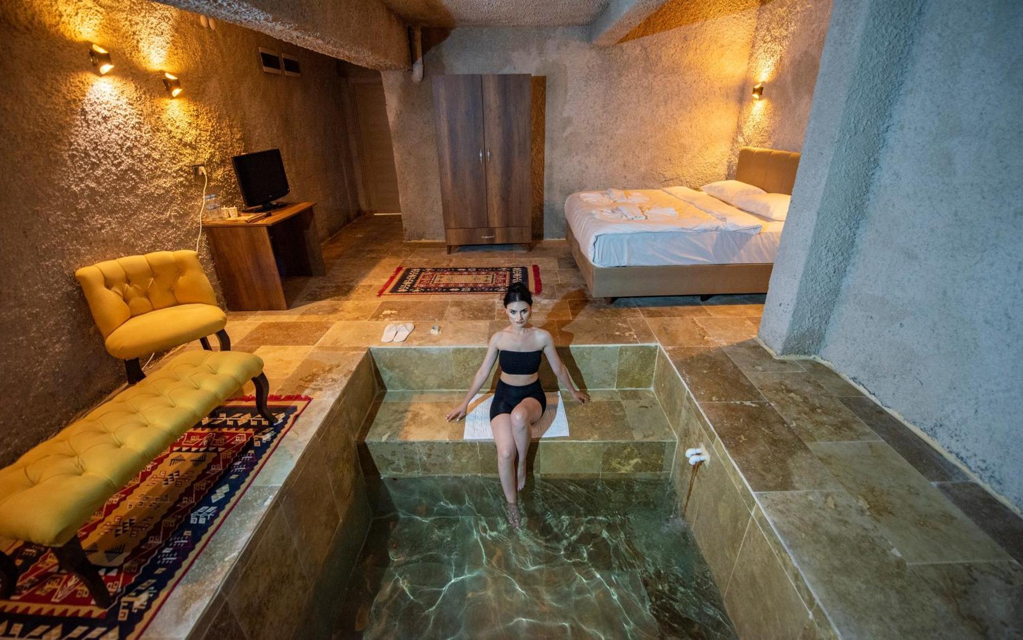 Hydros Cave Suit Üchisar Bagian luar foto